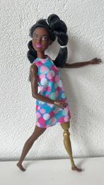 Donkere Barbie Fashionista met  Prothese been 20015 Mattel, Verzamelen, Poppen, Ophalen of Verzenden, Pop