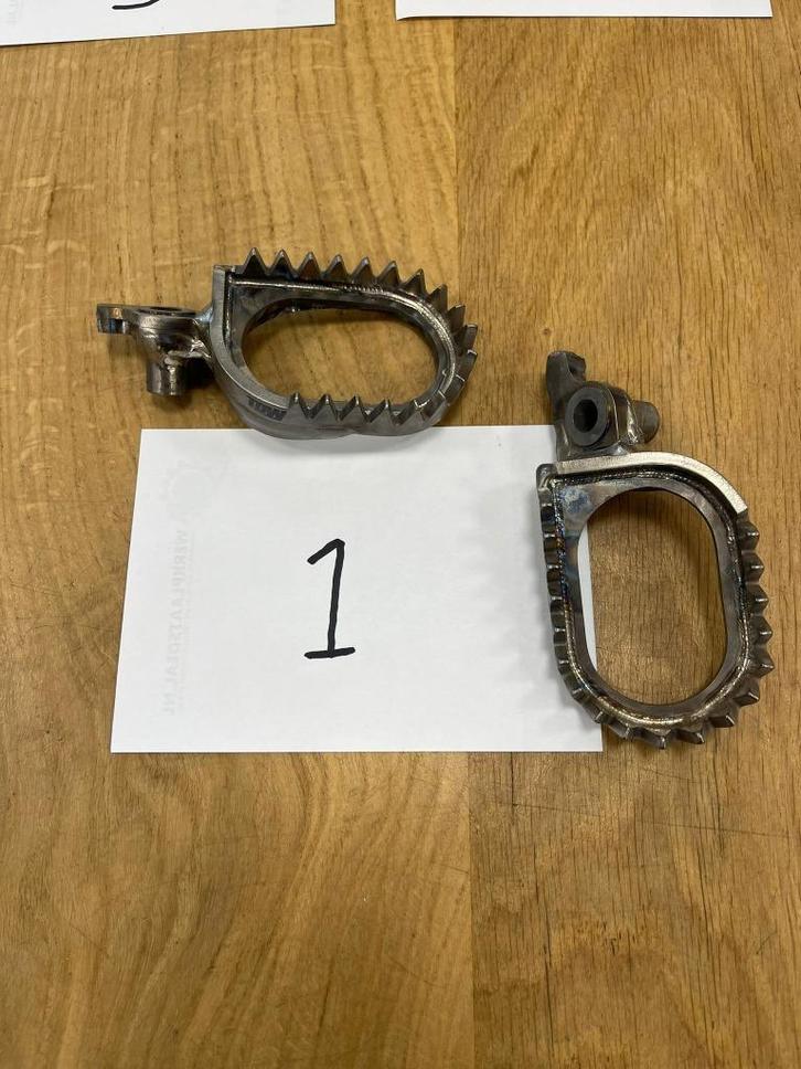 Titanium voetsteunen Yamaha YZF Fantic XXF, Motoren, Onderdelen | Yamaha, Gebruikt, Ophalen of Verzenden