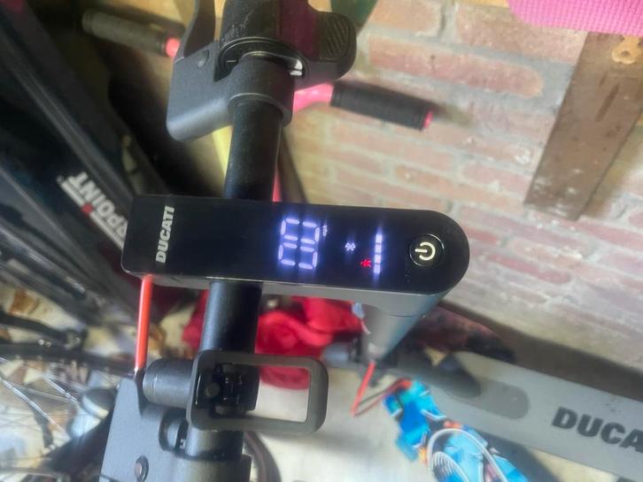 Ducati Elektrische Step, Fietsen en Brommers, Steps, Nieuw, Elektrische step (E-scooter), Ophalen of Verzenden