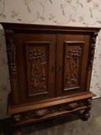 Antieke eikenhouten kast met houtsnijwerk, Ophalen