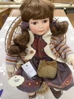 Pop Dorien 45 cm., Ophalen of Verzenden, Zo goed als nieuw