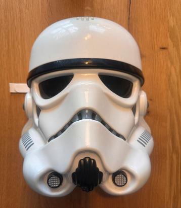 Stormtrooper masker beschikbaar voor biedingen
