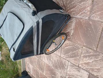Aanhanger voor fiets of scooter in goede staat  beschikbaar voor biedingen