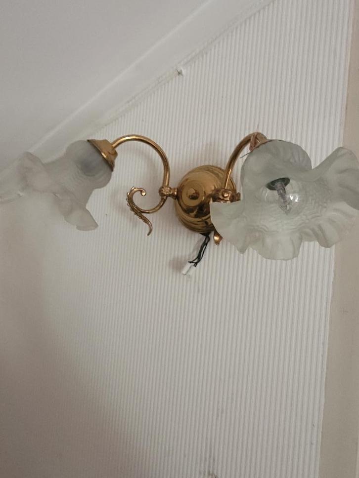 Vintage koperen wandlamp met glazen kapjes, Huis en Inrichting, Lampen | Wandlampen, Zo goed als nieuw, Glas, Metaal, Ophalen of Verzenden