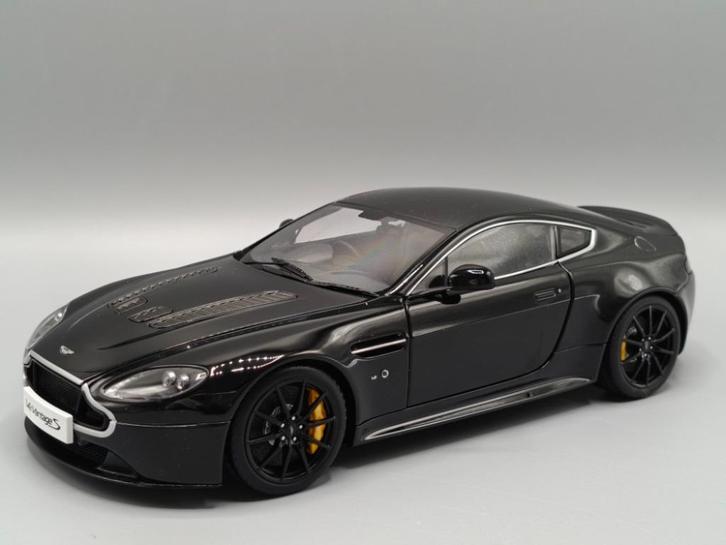 AutoArt 1:18 Aston Martin V12 Vantage S 2015 - NIEUW in OVP, Hobby en Vrije tijd, Modelauto's | 1:18, Nieuw, Auto, Autoart, Ophalen of Verzenden