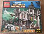 LEGO Batman 10937 - Arkham Asylum Breakout, Verzenden, Zo goed als nieuw, Complete set, Lego