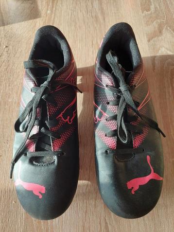 Puma voetbalschoenen maat 34 beschikbaar voor biedingen