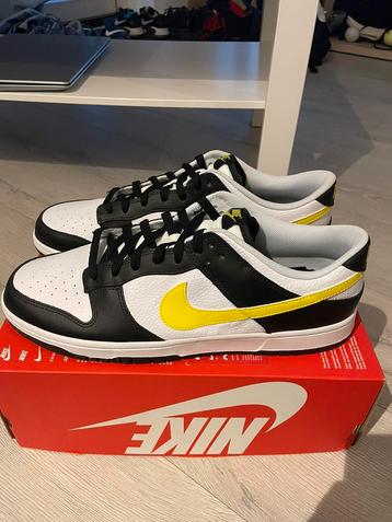 Nike Dunk Low White Yellow Maat: 49.5/15 NIEUW DS jordan beschikbaar voor biedingen