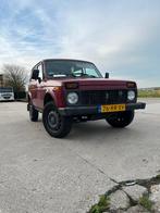 Lada Niva 1.7 I 4WD 2005 Rood, Auto's, Stof, Niva, Zwart, Vierwielaandrijving