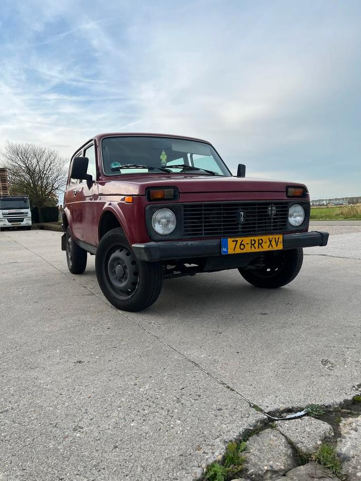 Lada Niva 1.7 I 4WD 2005 Rood, Auto's, Lada, Particulier, Niva, 4x4, Benzine, G, SUV of Terreinwagen, Handgeschakeld, Origineel Nederlands