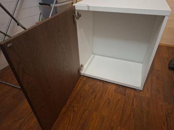 IKEA Besta kast – houtlook deur & witte kast - afbeelding 3