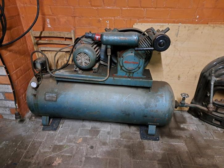 Grote 380V Compressor - Industrieel, Doe-het-zelf en Verbouw, Compressors, Gebruikt, 10 bar of meer, 100 liter of meer, 400 tot 800 liter/min