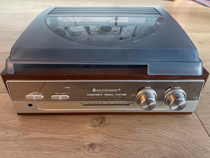 Soundmaster platenspeler PL186H met radio, Audio, Tv en Foto, Platenspelers, Zo goed als nieuw, Platenspeler, Overige merken, Ophalen of Verzenden