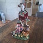 Antiek Beeld van Geisha  met Kipen  Kuikens 2 5x14 cm groot, Antiek en Kunst, Ophalen of Verzenden