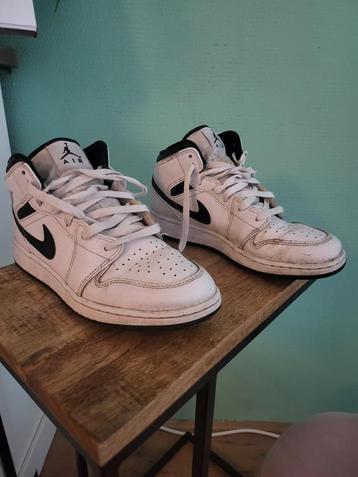 Jordan 1 wit maat 39 beschikbaar voor biedingen