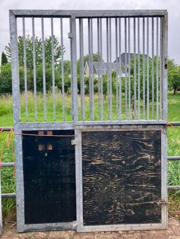 stalwand zijwand voorwand Stalwand met deur  tralieraam beschikbaar voor biedingen