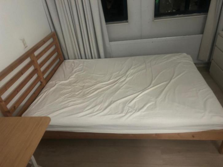 Ikea bed 140, Huis en Inrichting, Slaapkamer | Bedden, Zo goed als nieuw, Tweepersoons, 140 cm, 200 cm, Hout, Wit, Ophalen