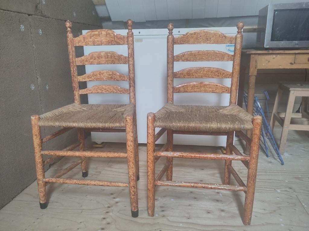 2 brocante keukenstoeltjes met biezen zitting, Huis en Inrichting, Stoelen, Ophalen, Gebruikt, Twee, Bruin