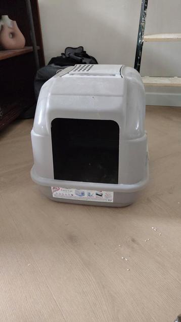 Kattenbak zonder klep beschikbaar voor biedingen
