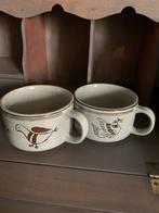 Twee vintage handbeschilderde soepkommen, puntgaaf., Huis en Inrichting, Keuken | Servies, Ophalen of Verzenden, Zo goed als nieuw