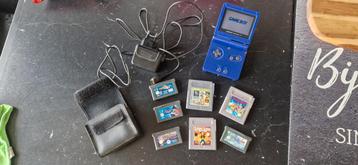 Gameboy Advance SP + 7 Games + Hoes beschikbaar voor biedingen