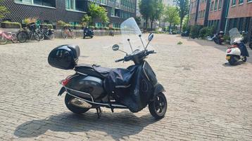 NEW!! Vespa GTSie 125cc 2011 17k km beschikbaar voor biedingen