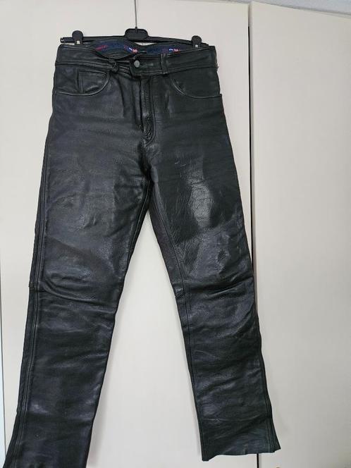Macna leren (motor) broek maat s/ 30 €55 incl als nieuw TT, Motoren, Kleding | Motorkleding, Broek | leer, Dames, Heren, Tweedehands