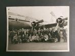 Originele groepsfoto voor een KLM DC-6 de PH-DPP (F645), Gebruikt, Ophalen of Verzenden, Kaart, Foto of Prent