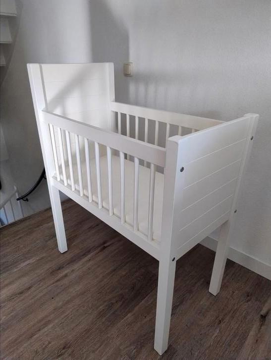 Wieg Kidsmill Noa incl. NIEUW matras, Kinderen en Baby's, Babywiegjes en Ledikanten, Zo goed als nieuw, Wieg, Ophalen