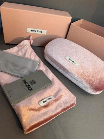 Miu Miu brillenkoker hoes zonnebrillenkoker beschikbaar voor biedingen