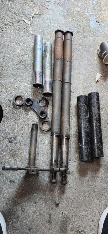 Bmw r25/3 voorpoten  beschikbaar voor biedingen