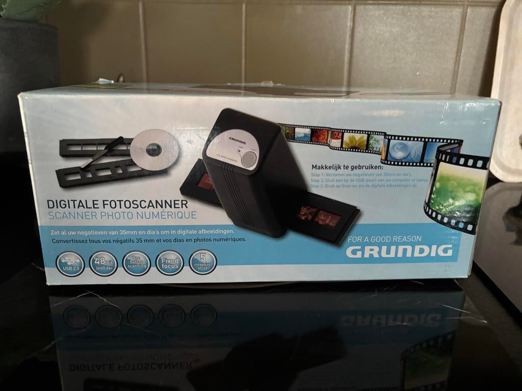 Grundig Fotoscanner Zet uw negatieven om in digitale beelden, Computers en Software, Scanners, Nieuw, Fotoscanner, Windows, Ophalen