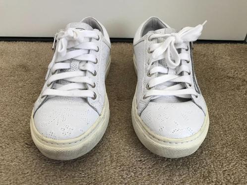 Witte sneakers Aqa, maat 37, Kleding | Dames, Schoenen, Sneakers of Gympen, Wit, Verzenden