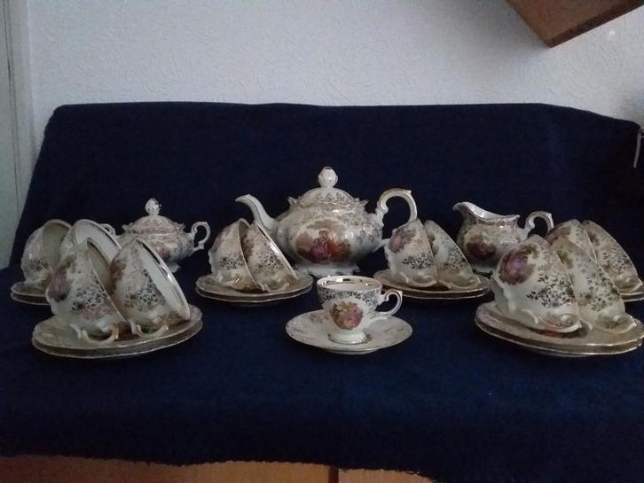 Mooi romantisch 27 delig theeservies (Kronester Bavaria), Antiek en Kunst, Antiek | Servies compleet, Ophalen