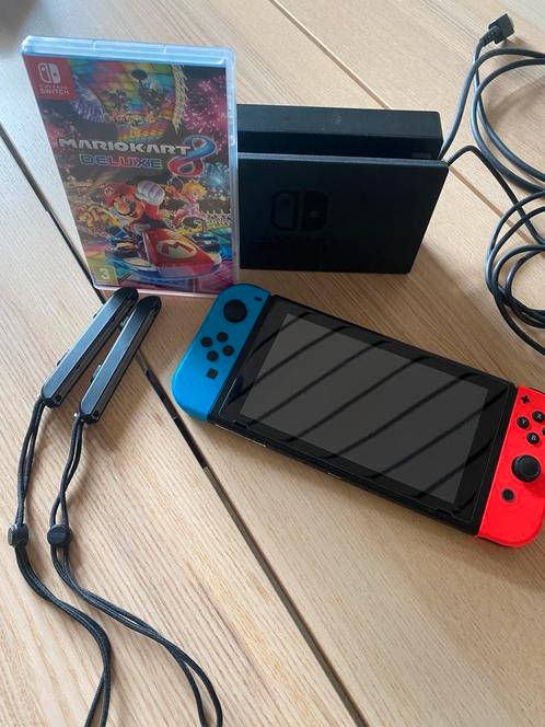 Nintendo switch inclusief Mario Kart 8 Deluxe, Spelcomputers en Games, Spelcomputers | Nintendo Switch, Zo goed als nieuw, Switch 2019 Upgrade