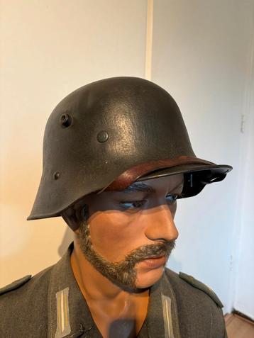 M18 legerhelm beschikbaar voor biedingen