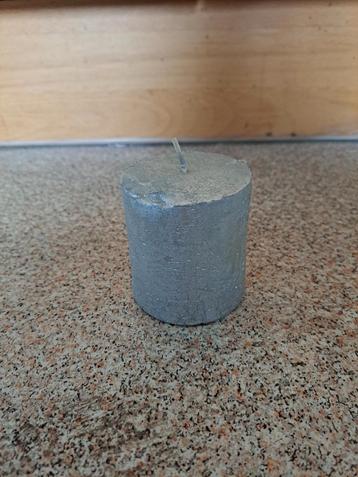 Grijze Betonnen Kaars beschikbaar voor biedingen