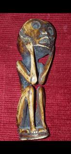 Afrikaans Beeldje van Been/Ivoor, Antiek en Kunst, Kunst | Niet-Westerse kunst, Ophalen of Verzenden