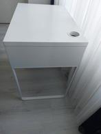 Ikea klein bureaus, Huis en Inrichting, Bureaus, Ophalen, Zo goed als nieuw