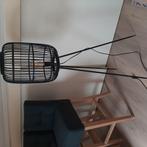 Rotan lamp als nieuw, Huis en Inrichting, Lampen | Vloerlampen, Ophalen, Zo goed als nieuw, Minder dan 100 cm