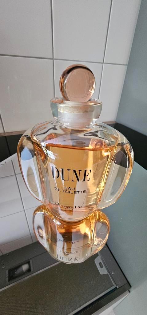 Grote fles Dune, Sieraden, Tassen en Uiterlijk, Uiterlijk | Parfum, Zo goed als nieuw, Ophalen of Verzenden