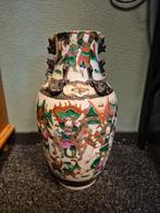 Antieke Chinese Vaas met Krijgers, Antiek en Kunst, Ophalen of Verzenden