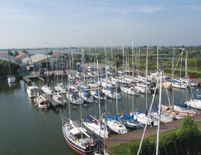 Ligplaats: 11,00 x +/- 3,70 m in Makkum, Watersport en Boten, Ligplaatsen, Lente, Zomer, Herfst, Buiten