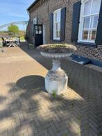 GRATIS: Grote stenen planten bak met losse voet, Ophalen, Steen, Gebruikt, Minder dan 60 cm