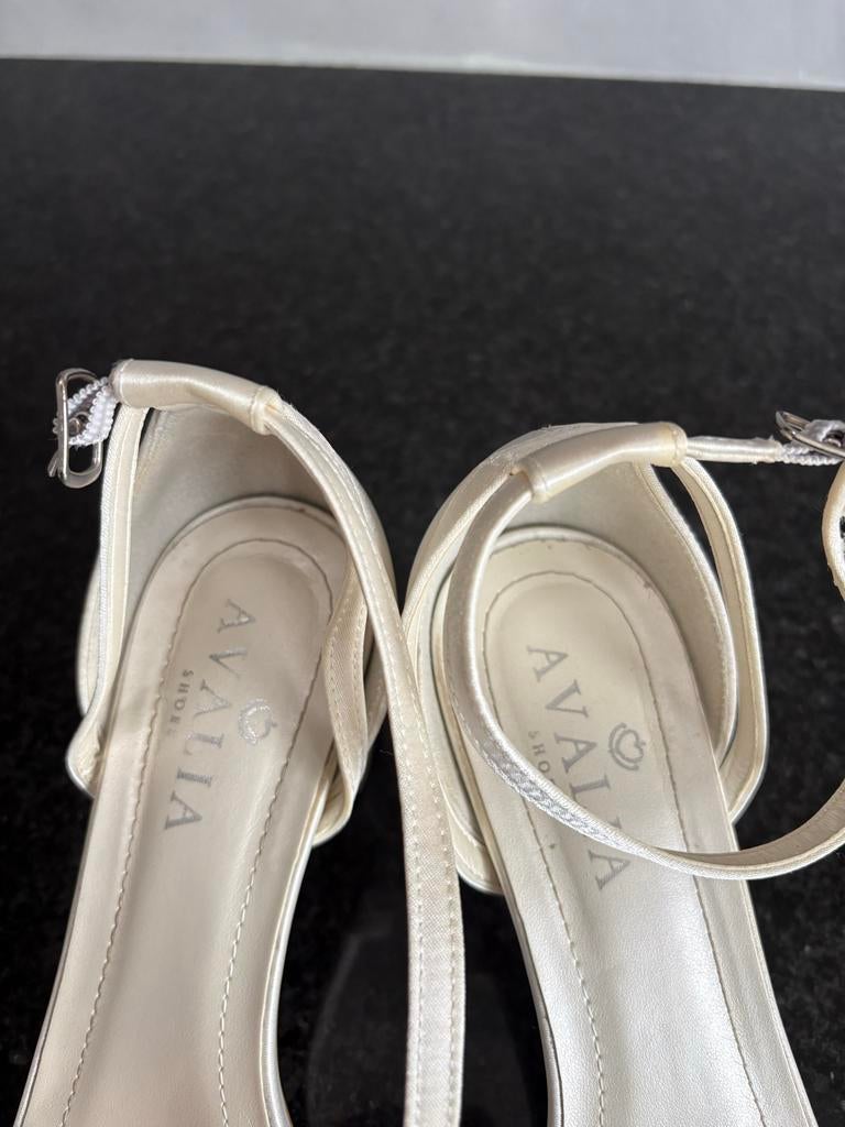 Avalia trouwschoenen maat 37 - slechts 1 dag gedragen!, Kleding | Dames, Trouwkleding en Trouwaccessoires, Ophalen of Verzenden