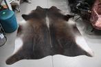 Mooi donkerbruin vloerkleed koeienhuid koeienvacht 205x210, Ophalen of Verzenden, 200 cm of meer, Bruin, Overige vormen