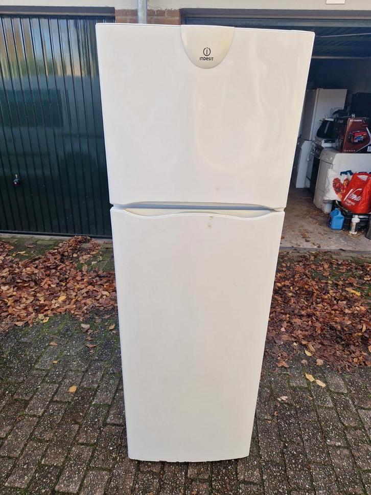 Indesit Koelkast met Vriesvak - Gebruikt, Witgoed en Apparatuur, Vriezers en Diepvrieskisten, Gebruikt, Ophalen