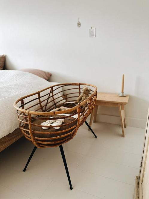 Vintage rotan wiegje / babybed / babywieg, Kinderen en Baby's, Babywiegjes en Ledikanten, Zo goed als nieuw, Wieg, Ophalen