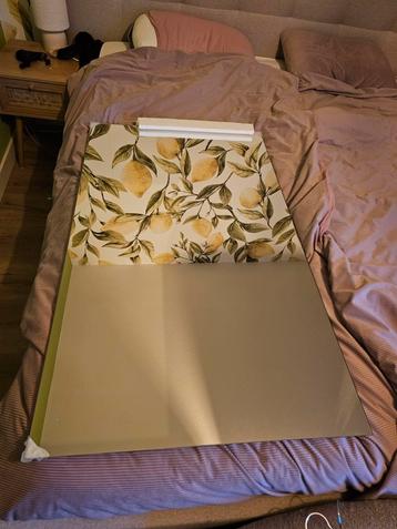 Spiegel voor de badkamer 120x70 nieuw in doos. beschikbaar voor biedingen