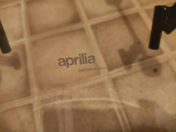Windscherm van een Aprilia scooter Scarabee beschikbaar voor biedingen